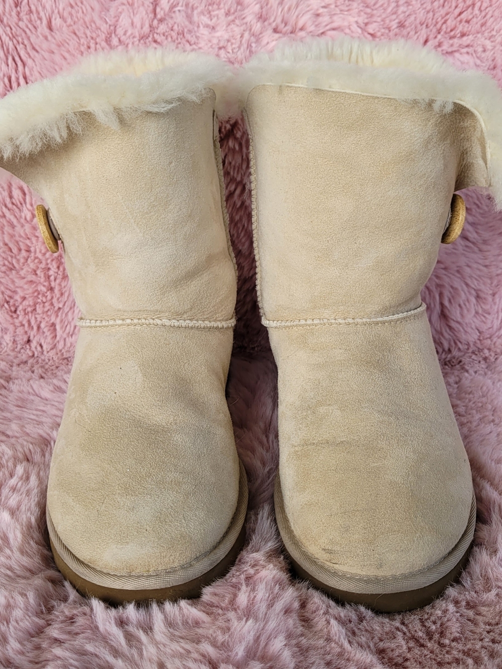 UGG AustrLia Bailey Button boots